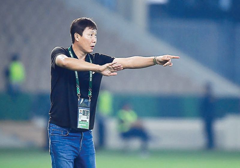 huan-luyen-vien-kim-sang-sik