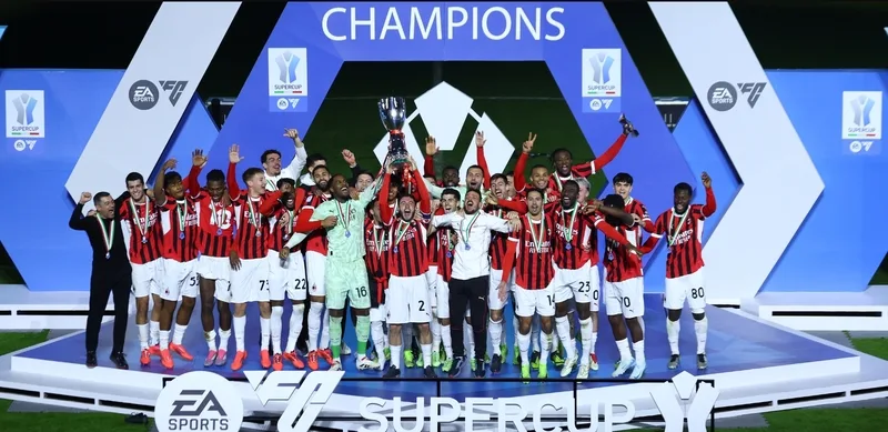 Bên cạnh Serie A, AC Milan còn sở hữu nhiều danh hiệu quốc nội như Coppa Italia và Supercoppa Italiana.